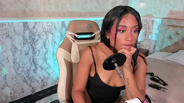 แชท XXX สดของ Horny_Brunette_