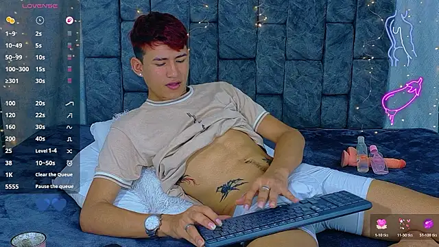 NicolasTorrez live XXX chat