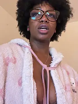 mochamimi: διαδικτυακό σόου στην κάμερα