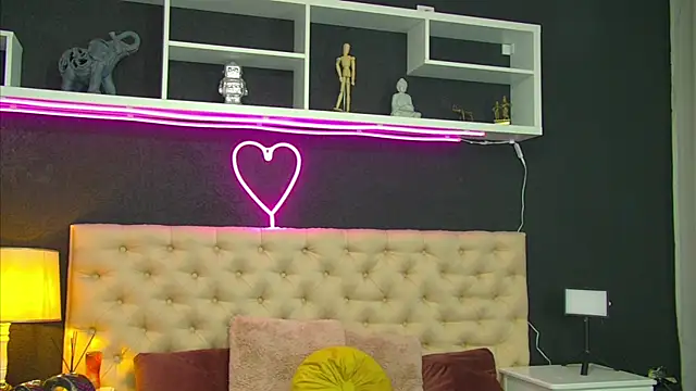 Онлайн чат XXX TaniaKaverina