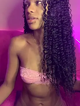 Cammgirlmii: онлайн-секс-чат