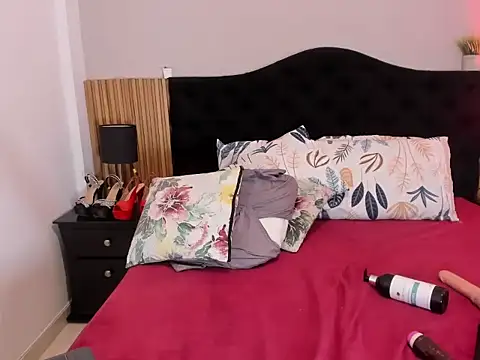 Chatroom XXX en direct de Pauline_Fox