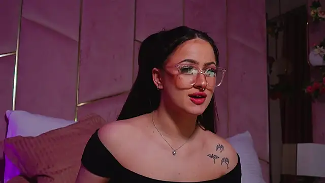 LucyLextonX's Live XXX Chat