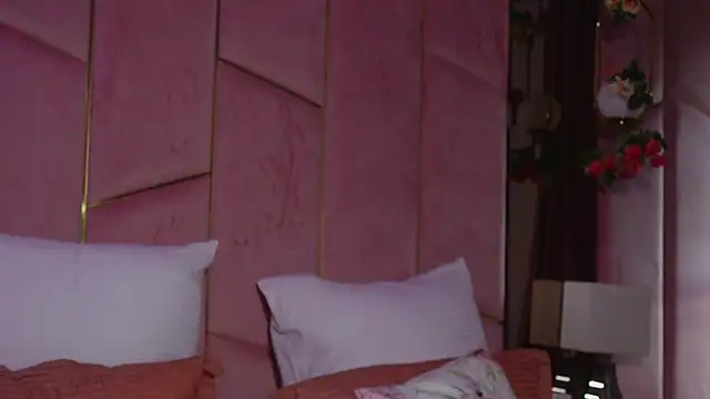 LucyLextonXのライブXXXチャット