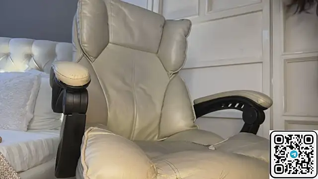 UrLillShy webkamerás műsora