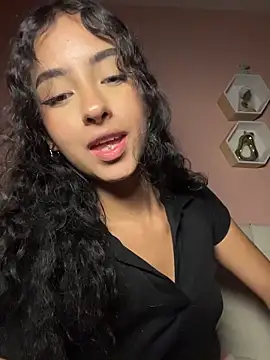 Chat +18 de RosseMelody ao vivo