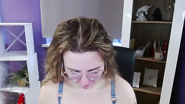 Zoey_Erotic Obrolan Langsung XXX