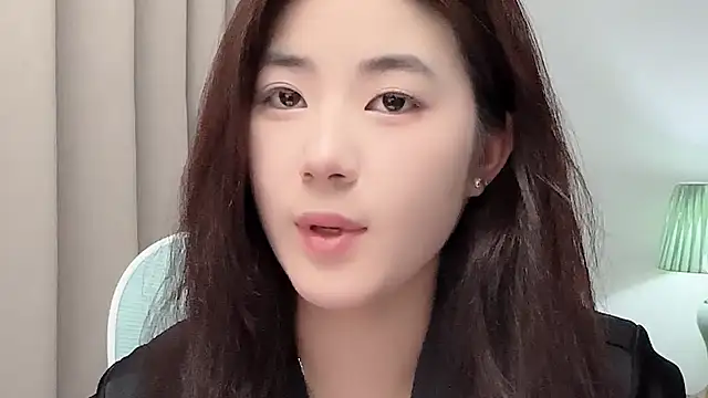 Nicole20266のライブXXXチャット