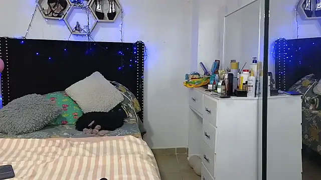 charlotte_077のライブXXXチャット