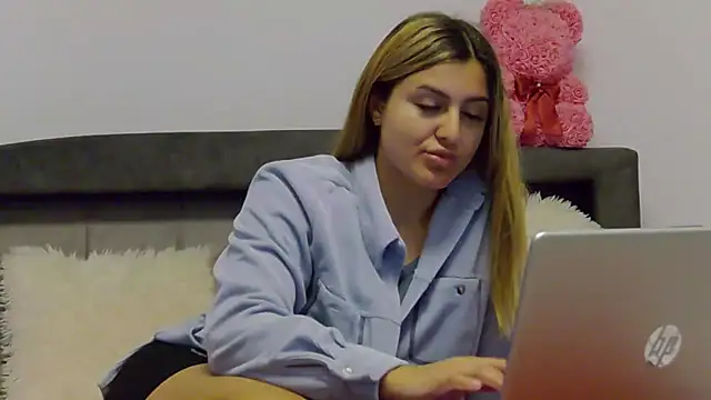 NicolePlay Chat XXX in diretta