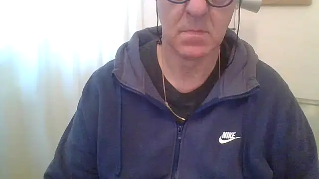 ANONIMO7735 Show in webcam