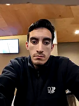 TommyMomentum's Live XXX Chat