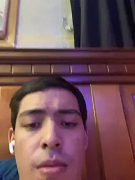 TuPapiChulo2026's Live XXX Chat