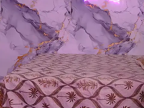 Aayesha-queen's Live XXX Chat