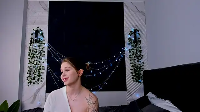 Kiva_Rice's Live XXX Chat