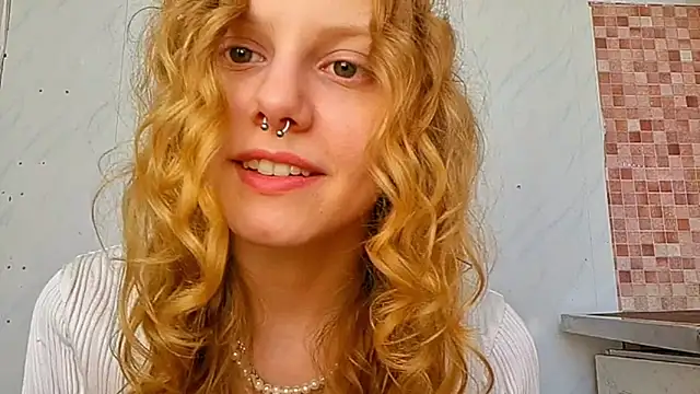 Kira_Wonderfullina Webcamshow