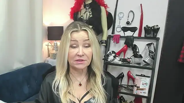 crystaLUX Live XXX Chat