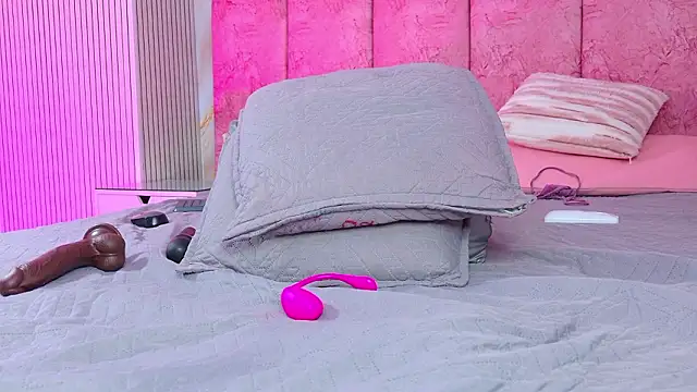 emmacurvy Adlı Modelin Canlı XXX Sohbeti