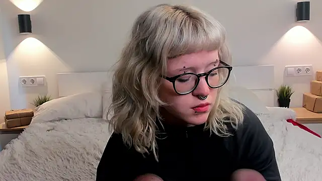 EdythElswick 现场XXX聊天