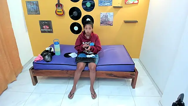 Онлайн чат XXX lilithevil32