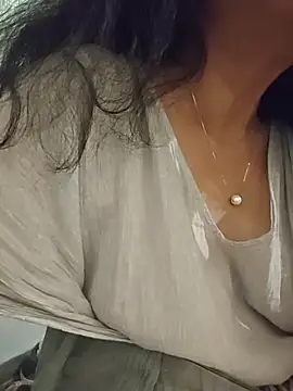 NakedMILFxのライブXXXチャット