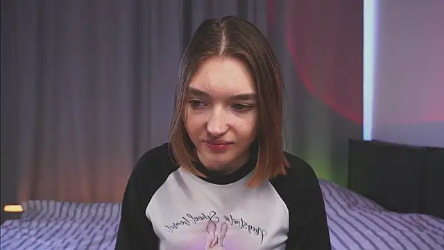 Chat +18 de Leyla_crsh ao vivo