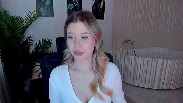 FollowLoveen Webbikameraesitys