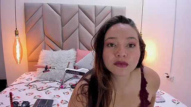 SabrinaVantress' Live XXX Chat