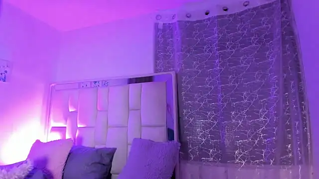 LeahxBarker's Live XXX Chat