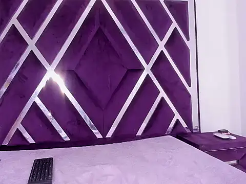 Chat +18 de Alanaasm ao vivo