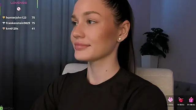 Aria_Mila Adlı Modelin Canlı XXX Sohbeti