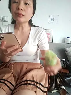 Ivy_Trix2: онлайн-секс-чат