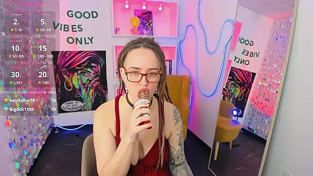 LisaFoxy_y: онлайн-секс-чат