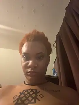 nickytheehawtie Adlı Modelin Canlı XXX Sohbeti