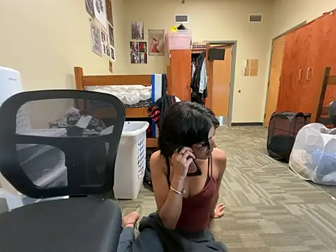 petitelatinateen's Webcam Show