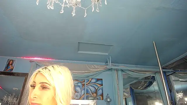 ADRIANNA_FOX Chat XXX in diretta