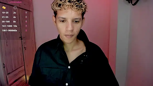 tylernova Chat XXX in diretta