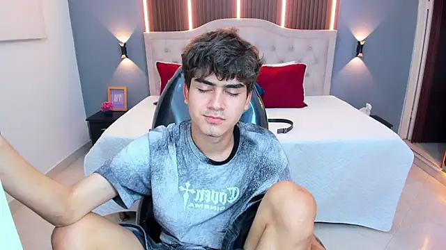 Tommy18__ 라이브 XXX 채팅