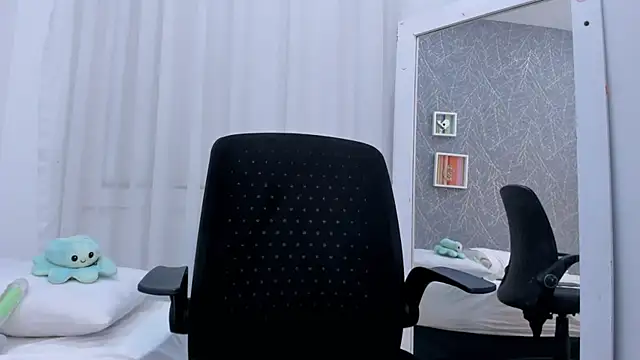 ViictoriiaSaenz's Live XXX Chat