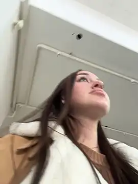 Chat XXX en directo de KiraSunshine