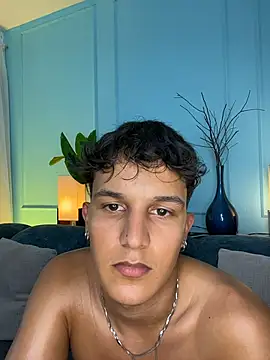 Leo_Savage_のウェブカメラショー