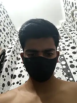 Show modela 12ashujii na web-kameri