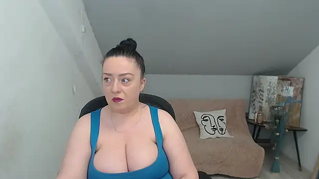 BrendaSkye Adlı Modelin Canlı XXX Sohbeti