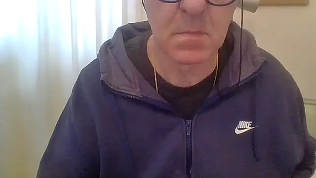 XXX chat uživo modela ANONIMO7735