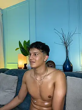 Chat +18 de Leo_Savage_ ao vivo