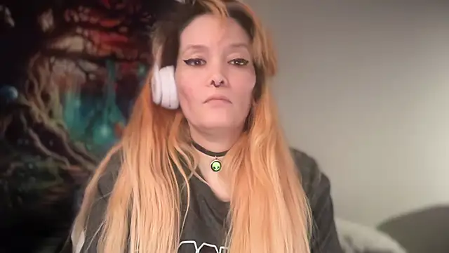 Chat +18 de FRRANNKIE ao vivo