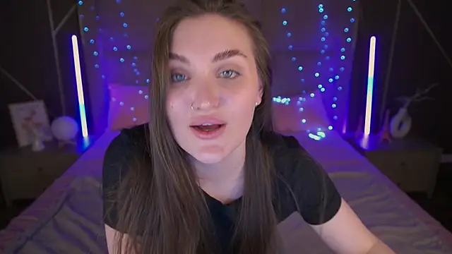 EmmyCharmm Adlı Modelin Canlı XXX Sohbeti