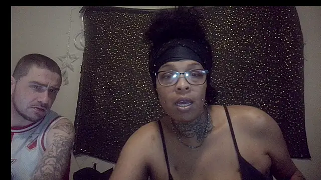 MelaninShortcake Show in webcam
