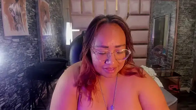 Онлайн чат XXX Shara_Oz