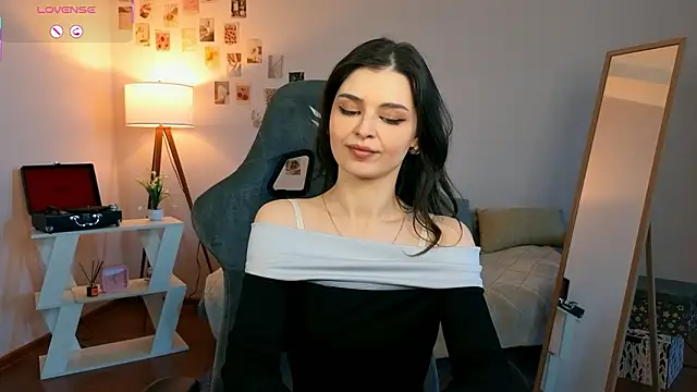 rebbekkakowalski Chat XXX in diretta